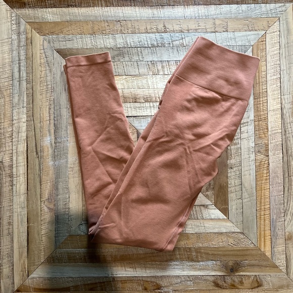 Small Mandarin Alphalete Amplify Leggings - Picture 4 of 5